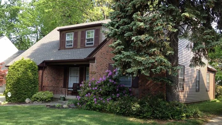 Northeast Ohio home exterior completed by Garfield 1-2323